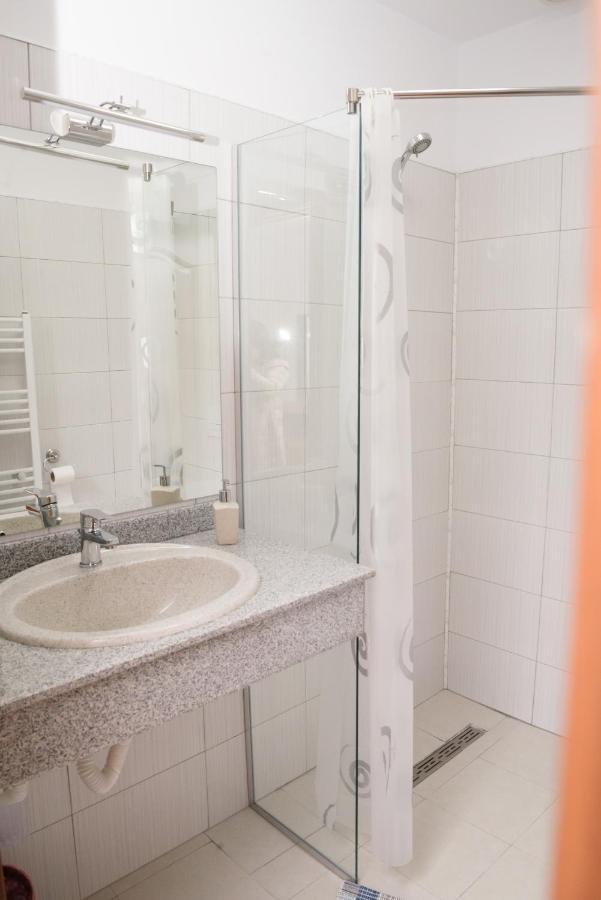 Vila Silfar Macin Bagian luar foto